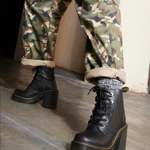 DR MARTENS SANDAL LEATHER LACE UP FLARED HEELS BOOT Size: 8 - Picture 4 of 6